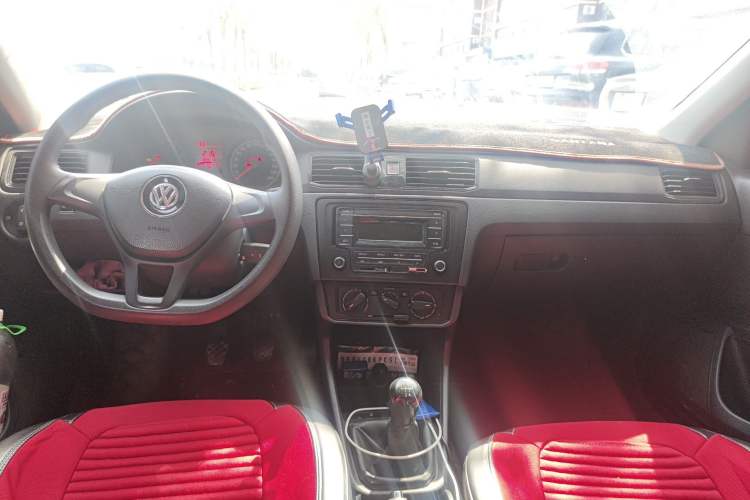 Used Volkswagen Santana 2019 1.5L Manual Fashion Edition China VI Standard Center Console