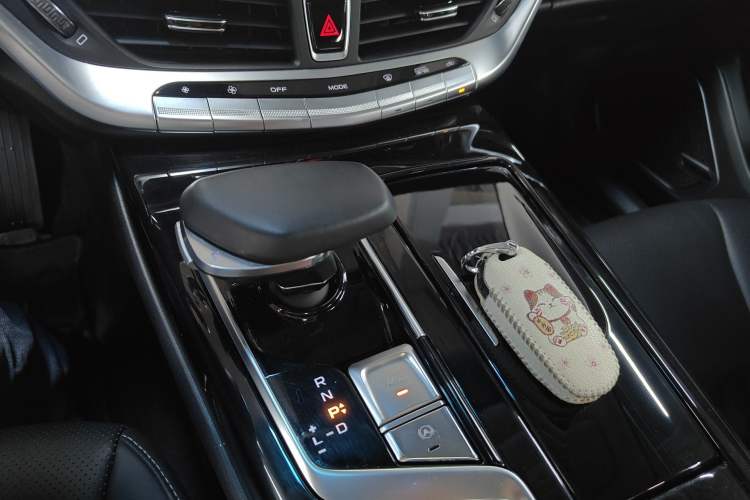 Used Geely Auto Emgrand GT New Energy 2018 1.5T PHEV Yaoxiang Edition Gear Lever