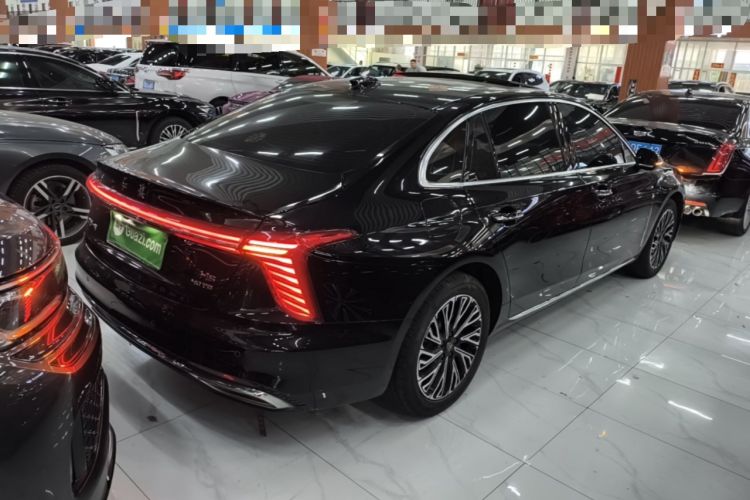 Used Hongqi H5 2025 2.0T Automatic Flag Edition – 500 000 Units Commemorative Version
