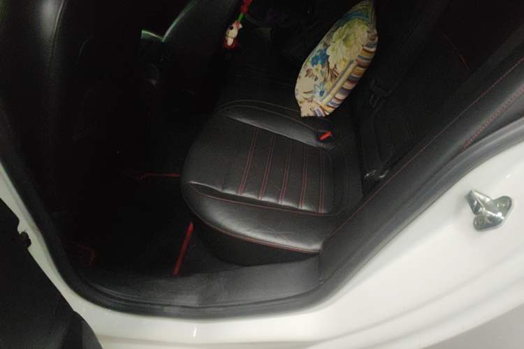 Used Buick Regal 2014 GS 2.0T Passionate Sport Edition Left Rear Seat