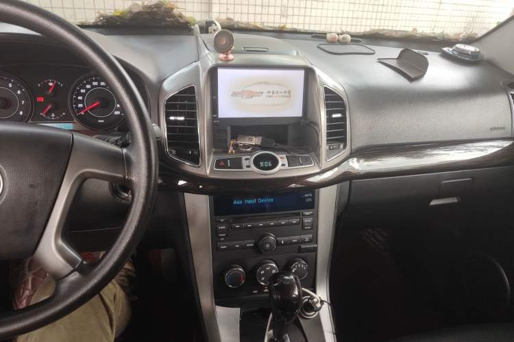 Used Chevrolet Captiva 2013 2.4L Two-Wheel Drive City Edition 7-Seater Audio And AC Panel