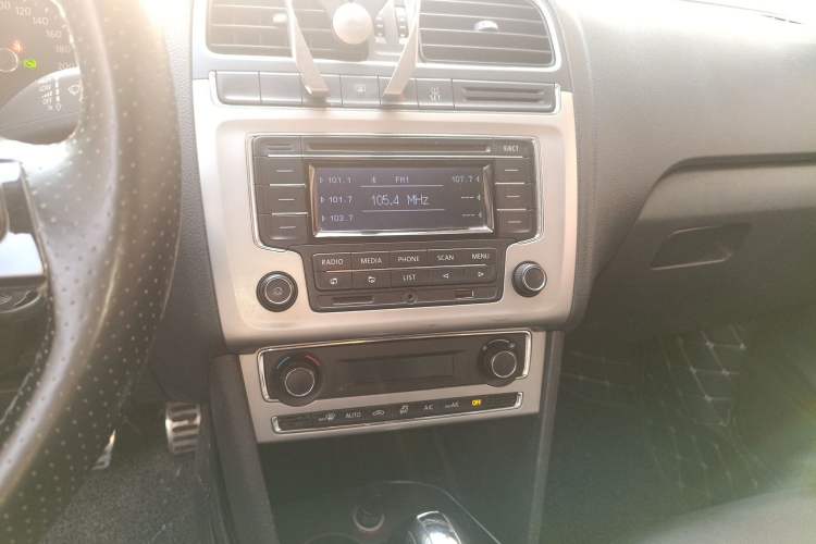 Used Volkswagen Polo 2014 1.6L Cross Polo Automatic
