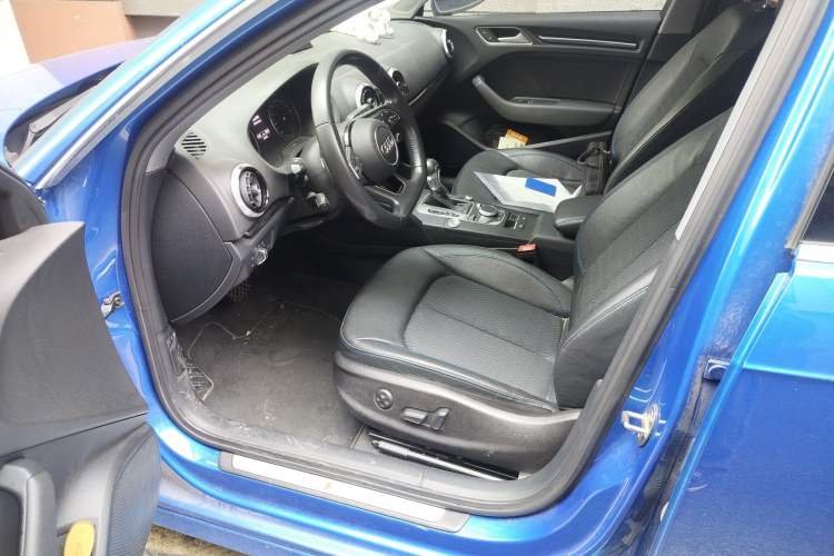 Used Audi A3 2020 Sportback 35 TFSI Fashion Edition China VI Emission Standard Left Front Seat