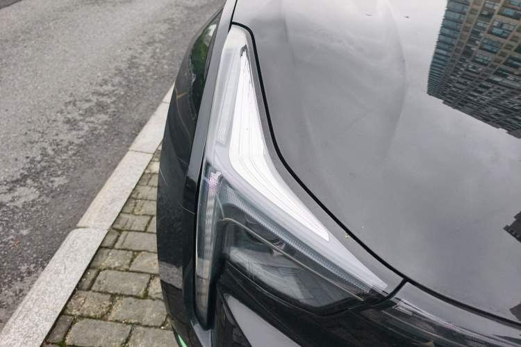 Used NETA U 2022 Zhi610 Pro Ternary Lithium Right Front Headlight