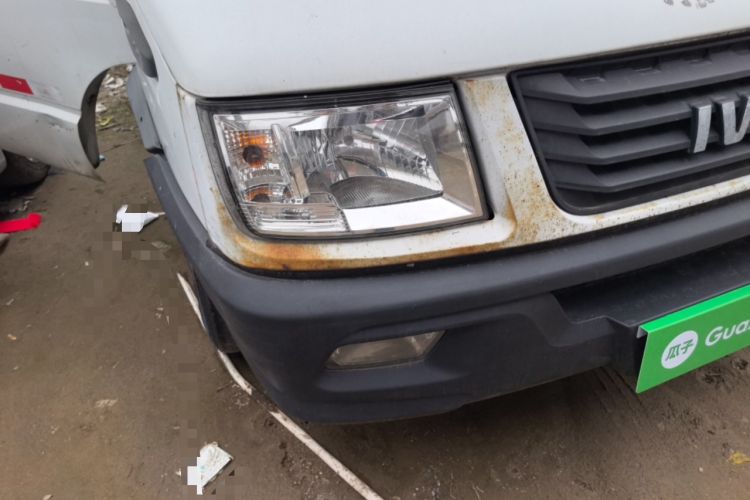 Used Iveco Daily 2017 2.8T V35 Cargo Van Mid-Roof 3/6 Seats 43S5
