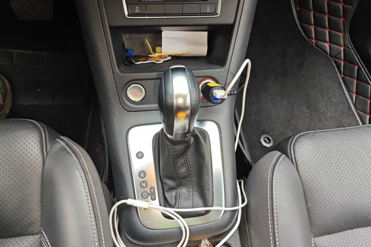 Used Volkswagen Tiguan 2016 300TSI Automatic Two-Wheel Drive Luxury Edition Gear Lever