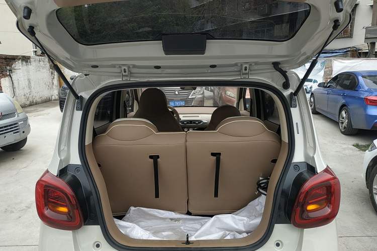 Used Wuling Hongguang MINIEV 2025 Four-Door Version Advanced Edition Trunk
