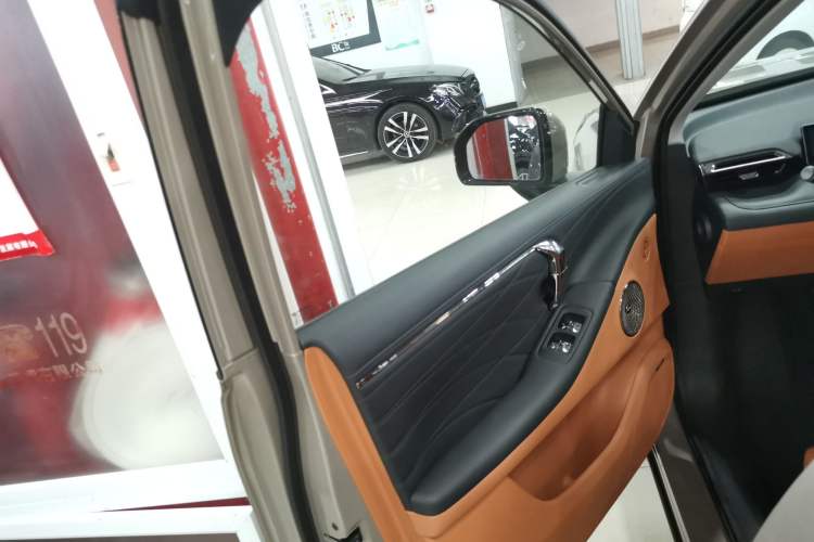 Used AION V 2024 Aion Tyrannosaurus 650 Smart Premium Edition