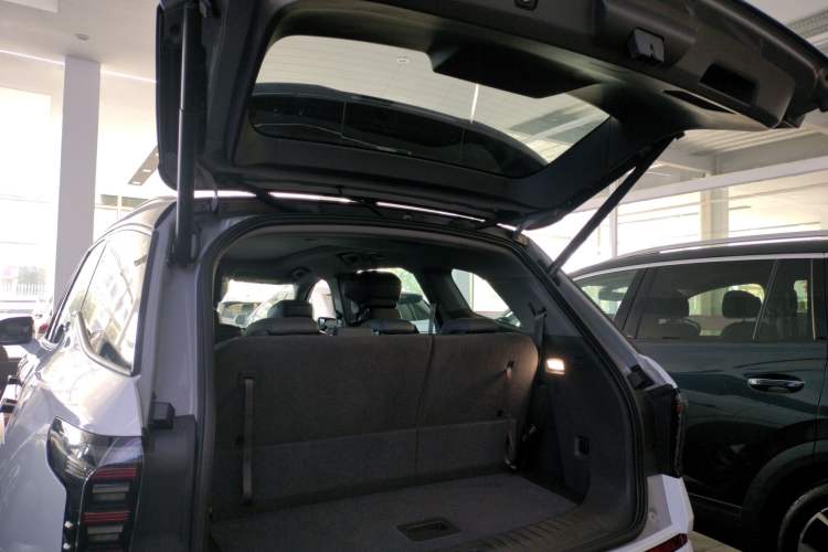 Used Ford Edge 2023 Ford Explorer L 2.0T EcoBoost Four-Wheel Drive 7-Seater Supreme Model
