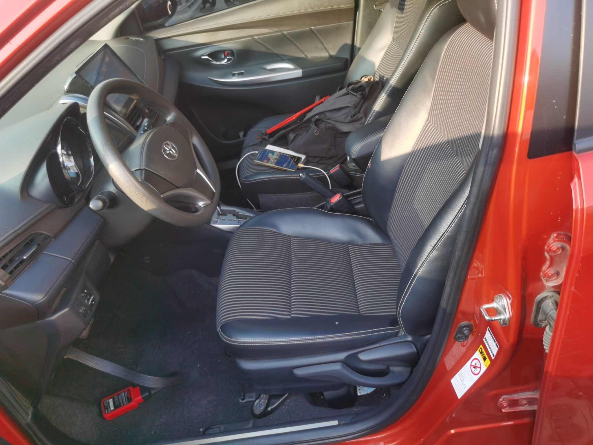 Переднее сиденье в автомобиле