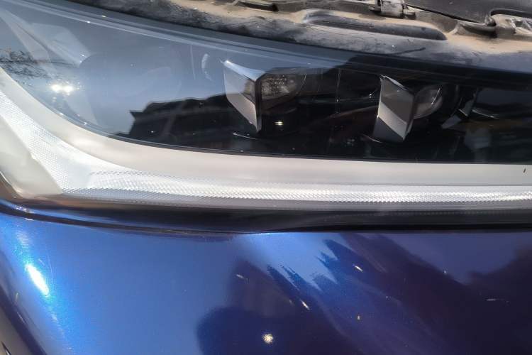 Used Toyota Avalon 2022 2.5L Touring Premium Edition Right Front Headlight