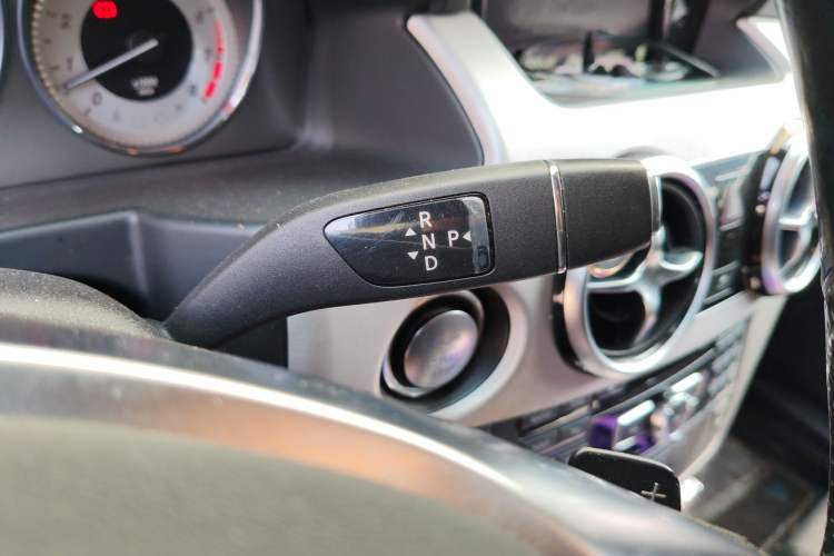 Used Mercedes-Benz GLK-Class 2015 GLK 300 4MATIC Fashion Edition Ultimate Version
