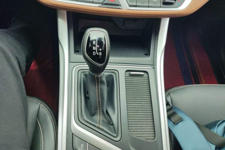 Used Geely Auto Vision X6 2018 1.4T CVT 4G Connected Flagship Edition