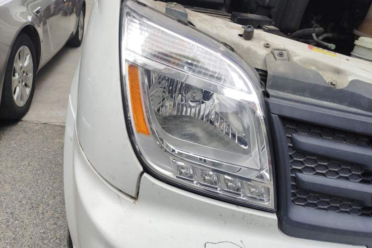 Used SAIC MAXUS Xintu V80 2021 2.0T Manual Classic Aoyuntong Long Wheelbase Mid-Roof 6/7/8/9-Seater