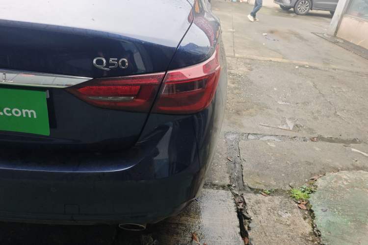 Used Infiniti Q50L 2018 2.0T Enjoyment Version China VI Standard
