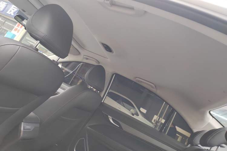 Used Geely Auto Emgrand 2021 UP 1.5L CVT Luxury Model Headliner