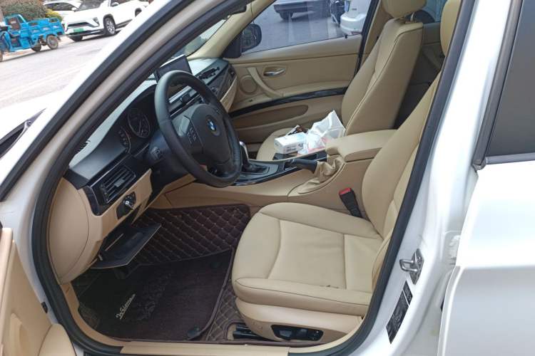 Used BMW 3 Series 2012 318i Leading Model
