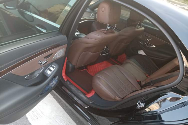 Used Mercedes-Benz S-Class 2020 S 350 L Business Class Ultimate Edition Left Rear Seat