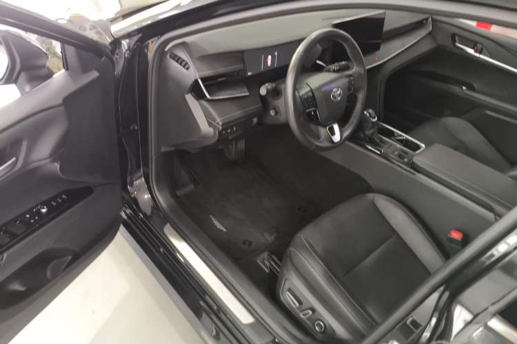 Used Toyota Camry 2024 Dual-Engine 2.5HG Prestige Edition
