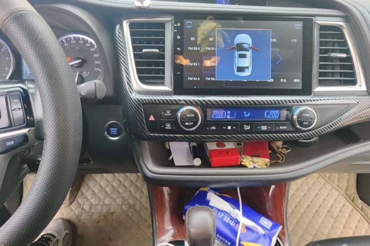 Used Toyota Highlander 2015 2.0T Four-Wheel Drive Luxury Edition 7-Seater Audio And AC Panel