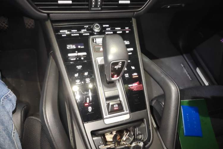 Used Porsche Cayenne E-Hybrid 2019 Cayenne E-Hybrid 2.0T
