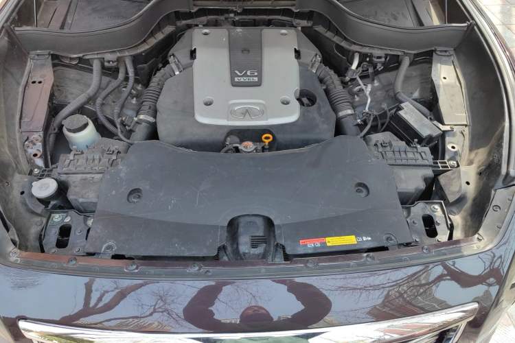 Used Infiniti QX70 2013 3.7L Supreme Edition
