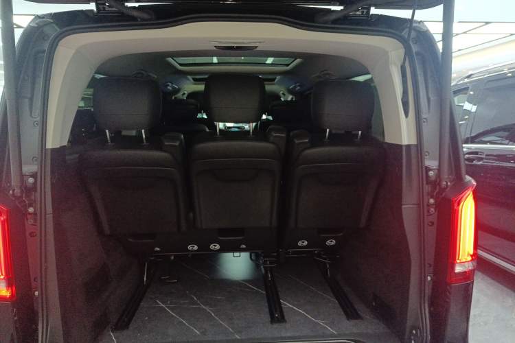 Used Mercedes-Benz V-Class 2022 V 260 L Long Wheelbase Prestige Edition
