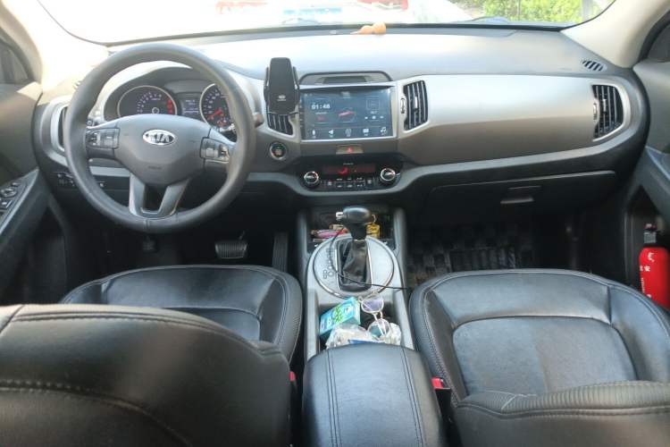 Used Kia Sportage R 2015 2.0L Automatic Two-Wheel Drive DLX Model Interior 2