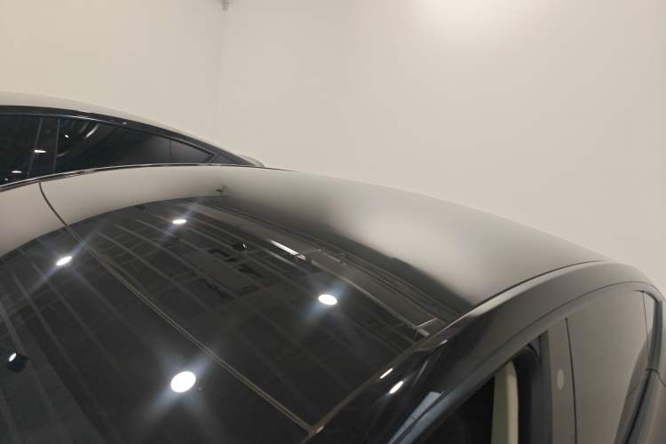 Used Tesla Model Y 2022 Rear-Wheel-Drive Version Roof