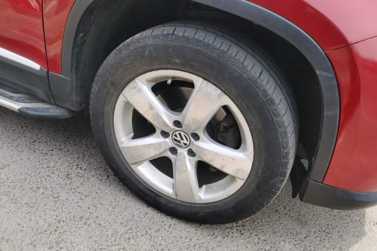 Used Volkswagen Tiguan 2012 1.8TSI Automatic All-Wheel Drive Elite Edition Right Front Wheel Hub