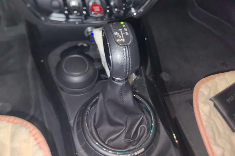 Used MINI Clubman 2016 1.5T COOPER Connoisseur Edition Gear Lever