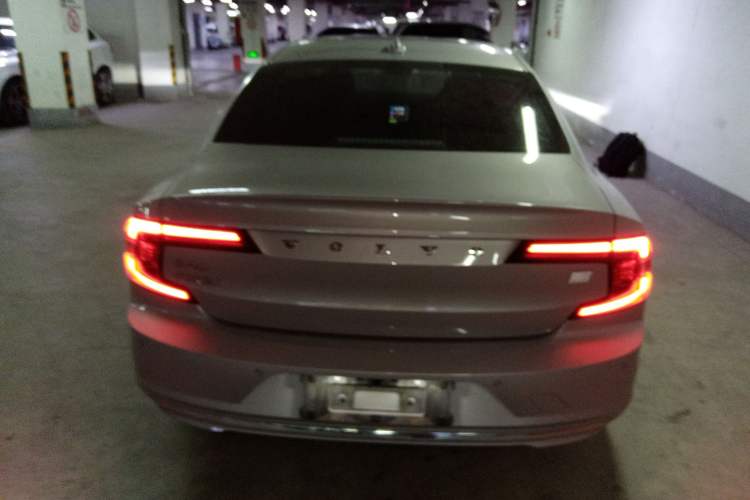 Used Volvo S90 New Energy 2023 T8 Plug-in Hybrid All-Wheel Drive Long-Range Zhiyi Luxury Edition Rear