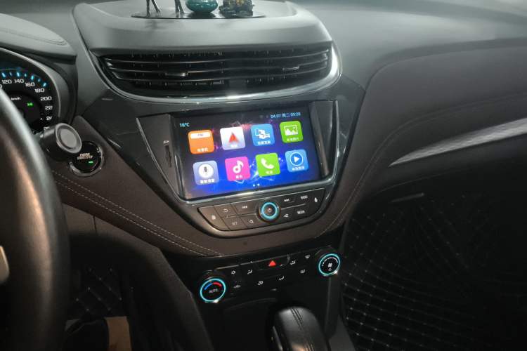 Used Chevrolet Malibu 2018 530T Automatic Luxury Edition Audio And AC Panel