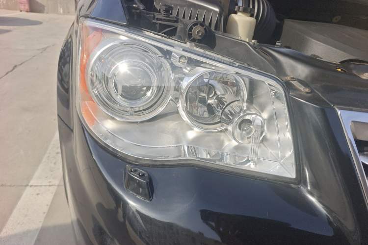 Used Chrysler Grand Voyager 2013 3.6L Luxury Edition Right Front Headlight