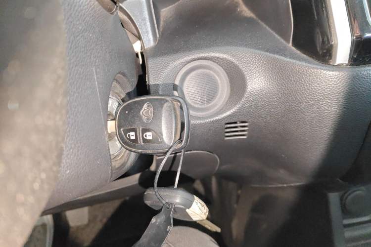 Used CHANGAN OSHAN X70A 2019 1.5L Manual Basic Version China VI Standard