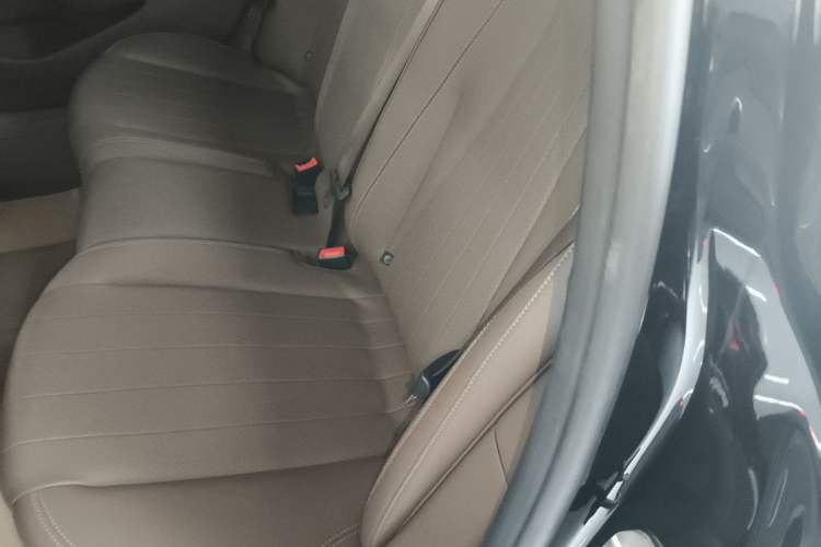 Used Mercedes-Benz E-Class New Energy 2022 Restyled E 350 e L Plug-in Hybrid Sports Sedan
