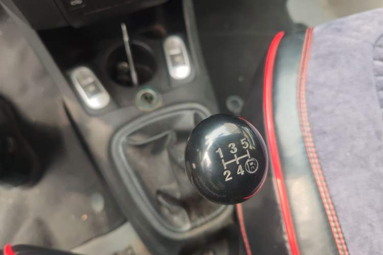 Used BYD F0 2012 1.0L XuanKu Trim
