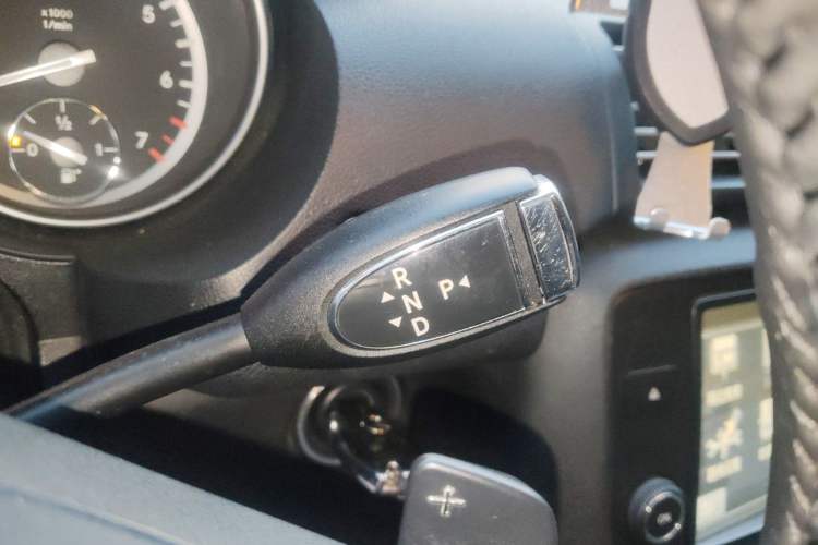 Used Mercedes-Benz R-Class 2017 R 320 4MATIC Business Edition Prestige Model