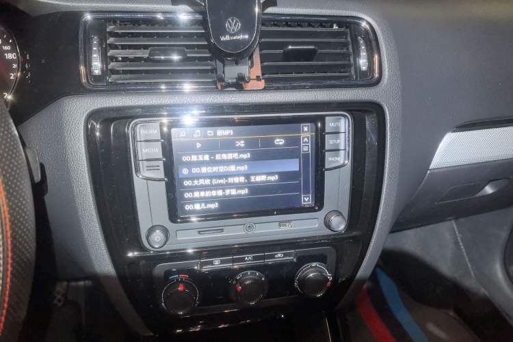 Used Volkswagen Sagitar 2017 230TSI Automatic Comfort Version
