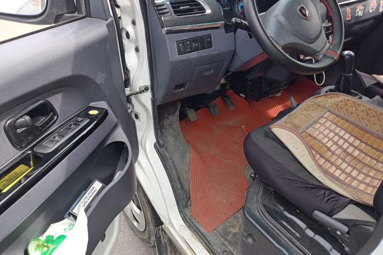 Used Jinbei Hiace X30 2023 1.5L Business-Style Passenger Van 5/6/7-Seater Non-Air-Conditioned Version SWC15M
