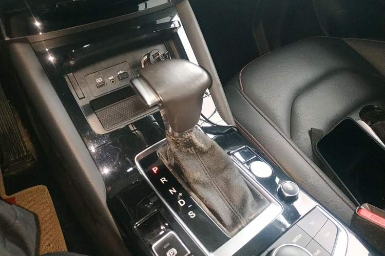 Used BORGWARD BX5 2020 20TGDI Automatic Two-Wheel Drive Pioneer Edition Gear Lever