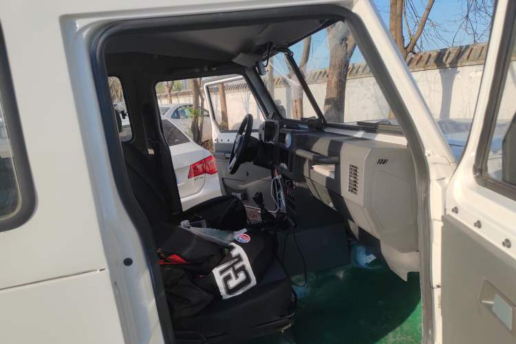 Used BAW Warrior 2021 2.4T Three-Door Four-Wheel Drive Short Wheelbase Gasoline Version China VI Emission Standard Left Rear Seat