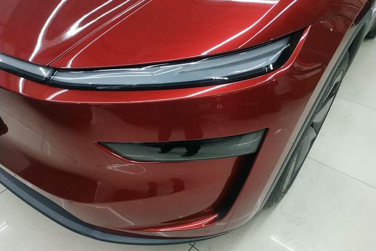 Used Tesla Model Y 2025 Rear-Wheel-Drive Version
