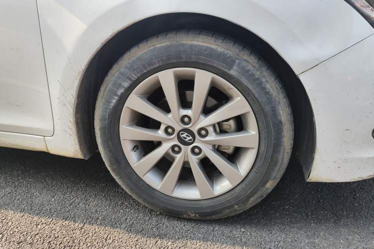 Used Hyundai Mistra 2014 1.8L Automatic Smart GLS
