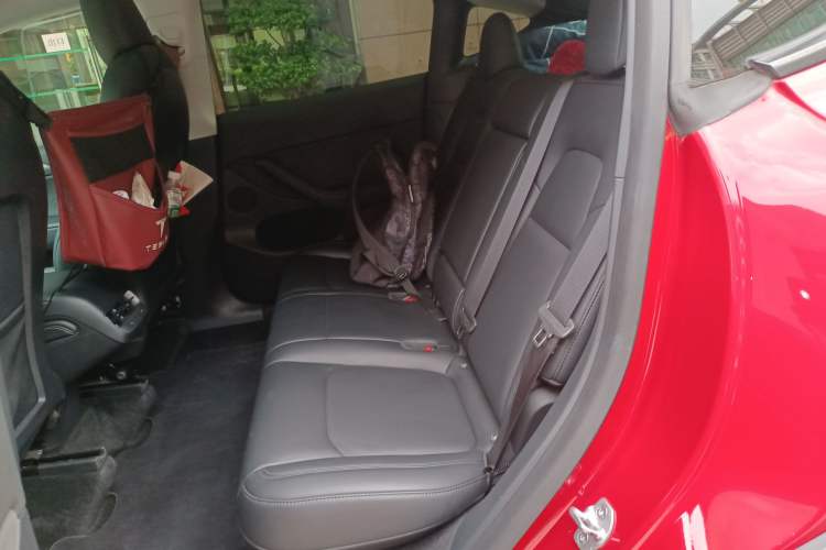 Used Tesla Model Y 2022 Long-Range All-Wheel-Drive Version
