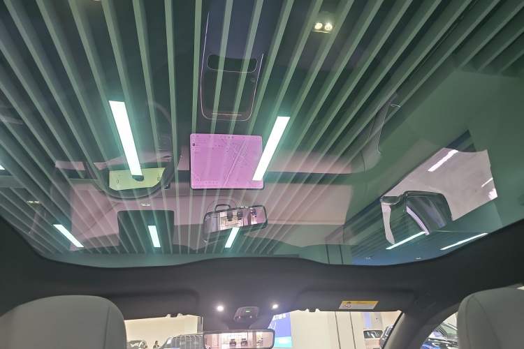 Used Nio ET5T 2025 75 kWh Touring Headliner