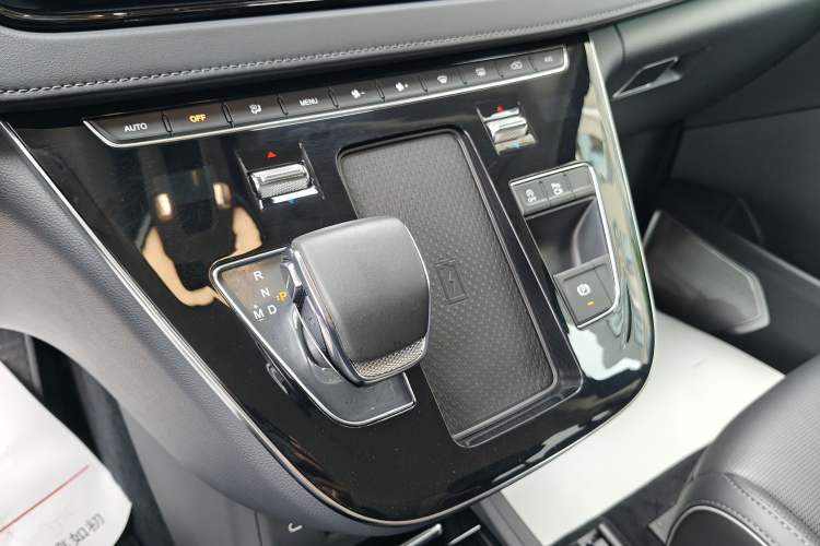 Used Hongqi HQ9 2023 2.0T Smart Connect Flagship Edition
