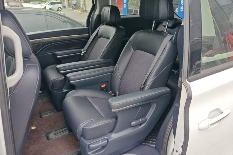 Used GAC Trumpchi M8 2023 Lingxiu Series 390T Deluxe Edition Left Rear Seat