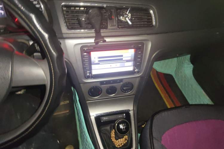 Used Volkswagen Lavida 2013 Restyled Classic 1.6L Manual Comfort Edition
