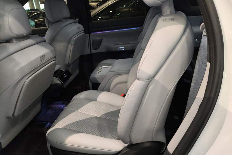 Used Nio ES8 2024 75 kWh Executive Edition Left Rear Seat